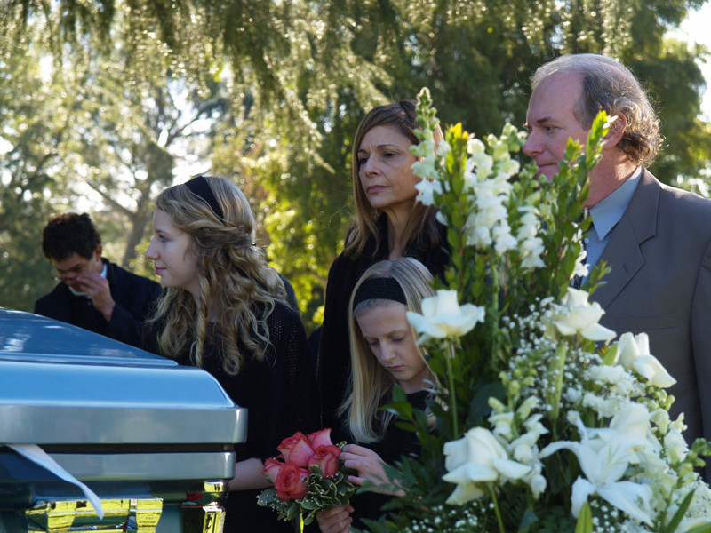 04family_casket